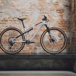 Cube AMS ZERO99 C:68X Race 29 Silver´n´black -VTT Soldes Magasin CUBE AMS ZERO99 C68X Race 29 silver n black 1